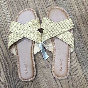 NWT, Old Navy Raffia Sandles, size 8